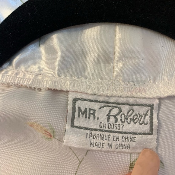 VINTAGE Mr. Robert Floral Satin Long-sleeve Robe - Picture 6 of 8
